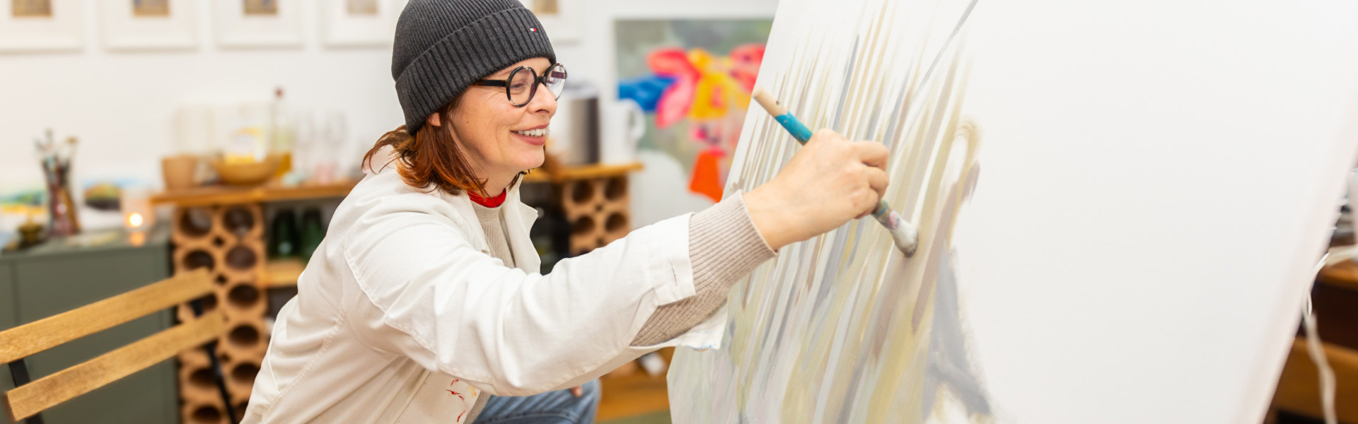 Künstlerin Gitti Graf im Atelier in Klagenfurt